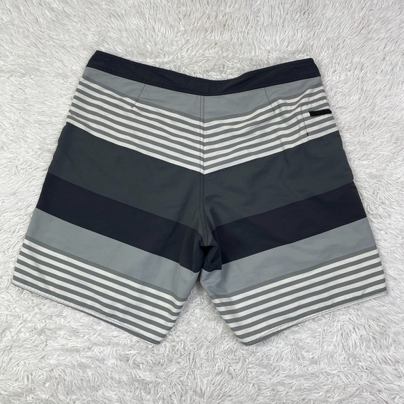 Patagonia‎ Shorts Mens 38 Gray Striped Wavefarer Printed Board Short Swim Pocket - Picture 9 of 11